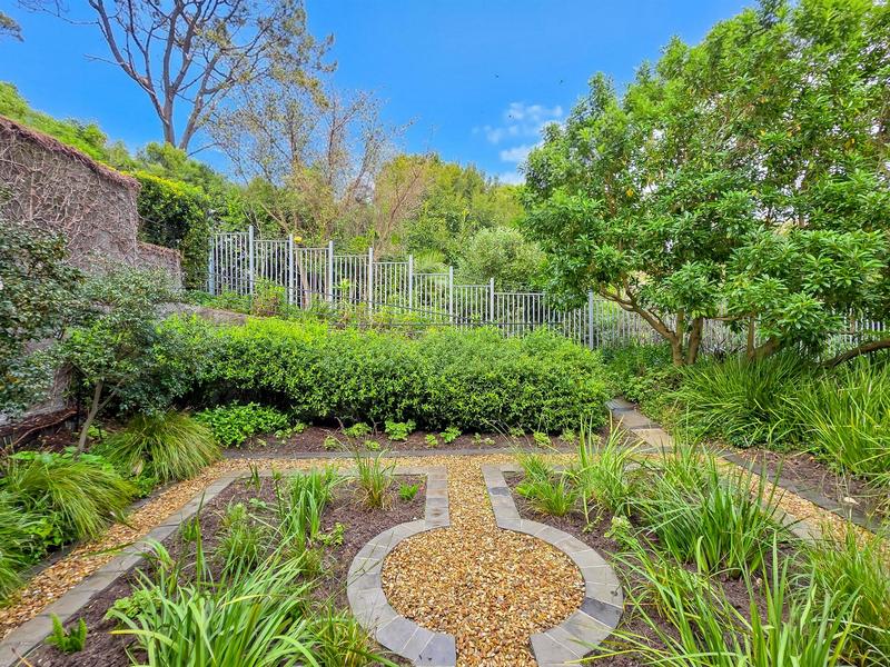 2 Bedroom Property for Sale in Camps Bay Western Cape
